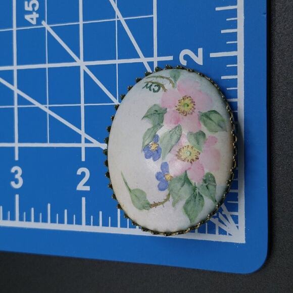 Vintage Hand Painted Mid-Century Brooch, Ceramic Painted Floral Pin, 2 Inches - Picture 8 of 8